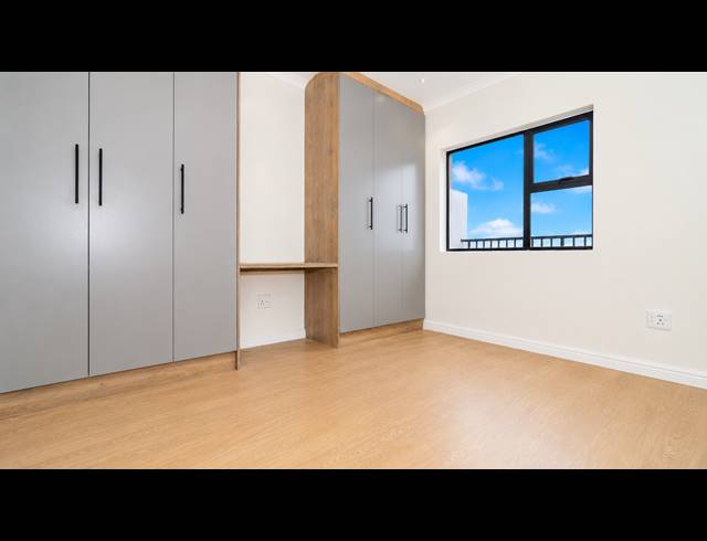 3 BEDROOM APARTMENT FOR SALE IN SANDOWN